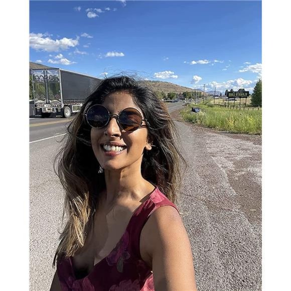 Round Steampunk Sunglasses for Women - Retro Metal Frames and UV Protection - Picture 2 of 5